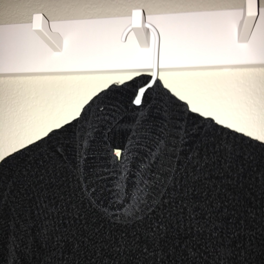 Black oversized loose turtleneck sweater